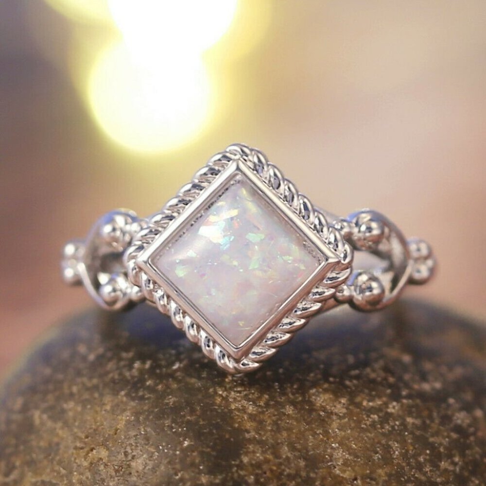 New Beautiful 925 Silver White Opal Ring